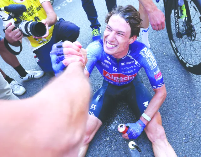 Belgian Philipsen wins stage 17 of Tour de France
